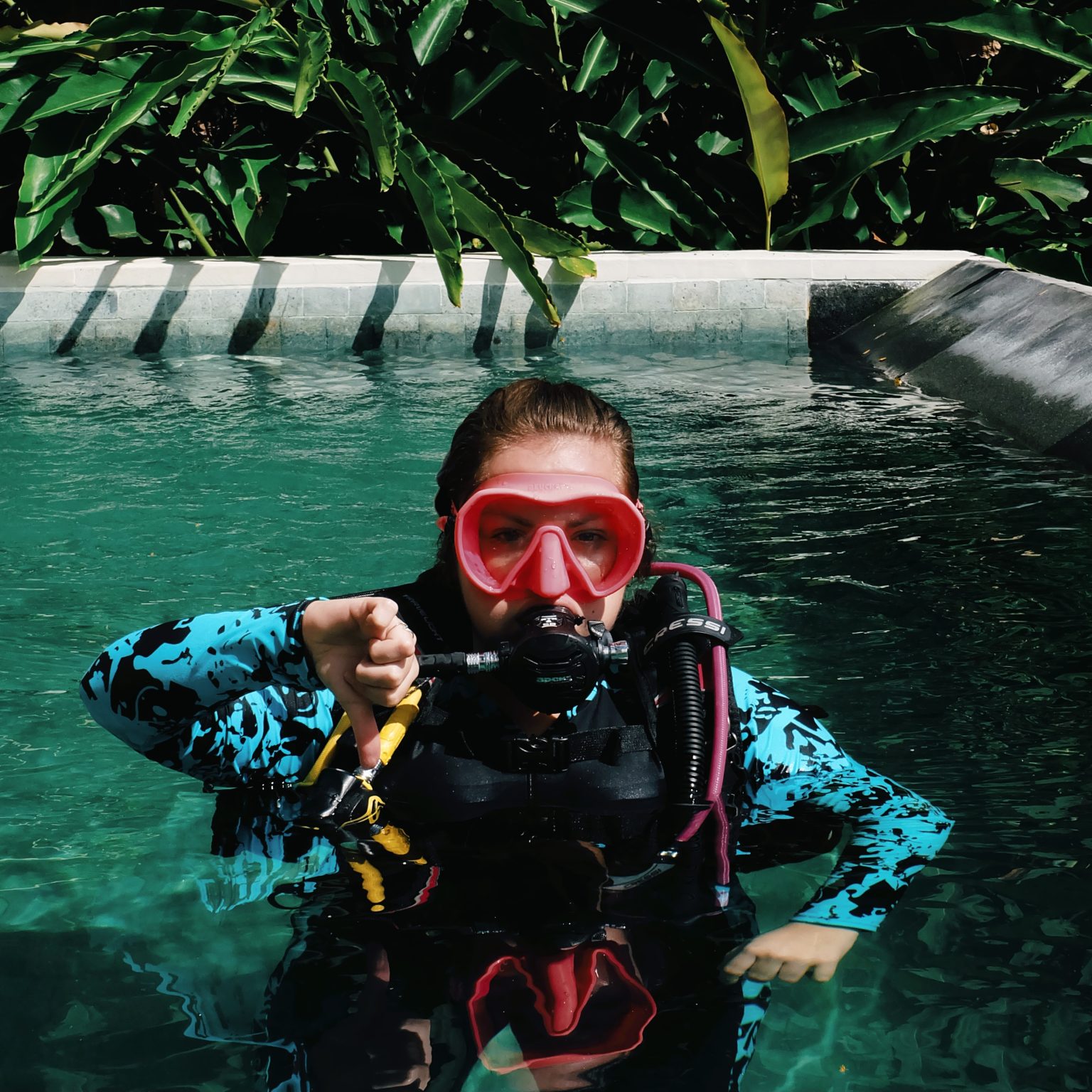 Can Scuba Divers Talk Underwater? - Divedeepscuba.com